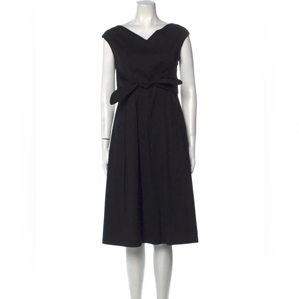 Lafayette 148 New York Black V-Neck Cocktail Dress Size‎ P